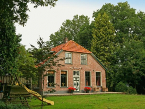 Secluded Farmhouse in Balkbrug with bubble bath, Balkbrug